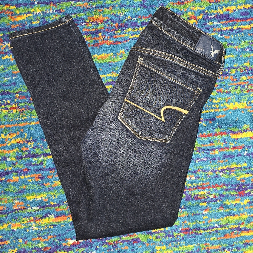 American Eagle Skinny Jeans super stretch size 6S dark blue wash‎